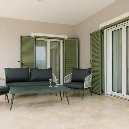 Vasilopoulos Residences - Anthia With Jaccuzzi & Emelia With Shared Pool Villa *