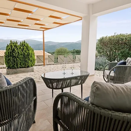 Vasilopoulos Residences - Anthia With Jacuzzi & Shared Pool ארגוסטולי