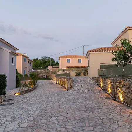 Vasilopoulos Residences - Anthia With Jaccuzzi & Emelia With Shared Pool וילה