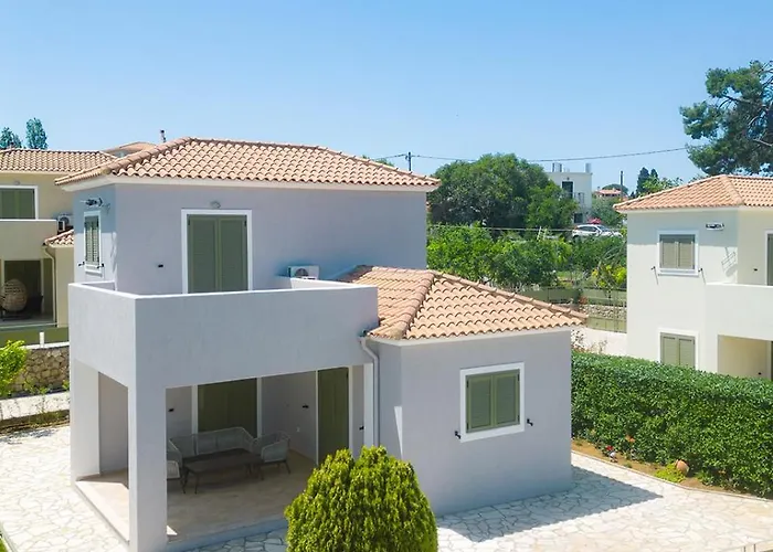 Villa Vasilopoulos Residences - Anthia With Jaccuzzi & Emelia With Shared Pool *