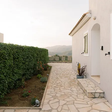 Villa Vasilopoulos Residences - Anthia With Jaccuzzi & Emelia With Shared Pool Argostoli (Kefalonia)