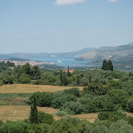 Villa Vasilopoulos Residences - Anthia With Jaccuzzi & Emelia With Shared Pool *