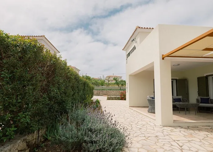 Vasilopoulos Residences - Anthia With Jaccuzzi & Emelia With Shared Pool Villa *