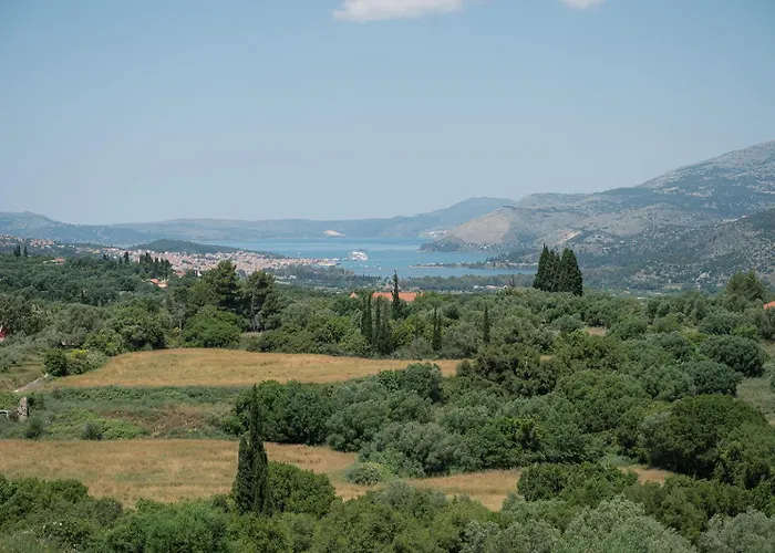 Villa Vasilopoulos Residences - Anthia With Jaccuzzi & Emelia With Shared Pool *